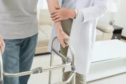 Risks and complications to be aware of before hip replacement surgery